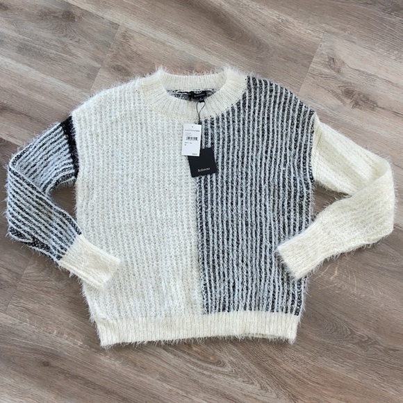 Bobeau Women’s Eyelash White Colorblock Pullover Sweater Size Medium NWT - Picture 2 of 10